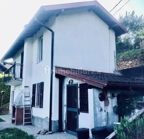 Villa in vendita a Cuasso al Monte