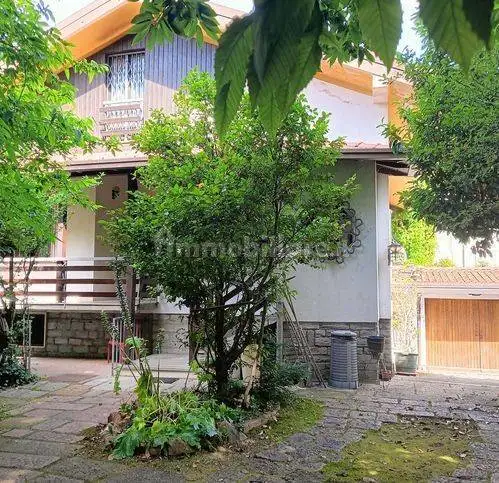 Villa in vendita a Arcisate