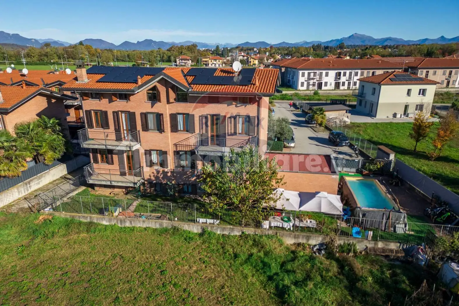 Villa in vendita a Lonate Ceppino