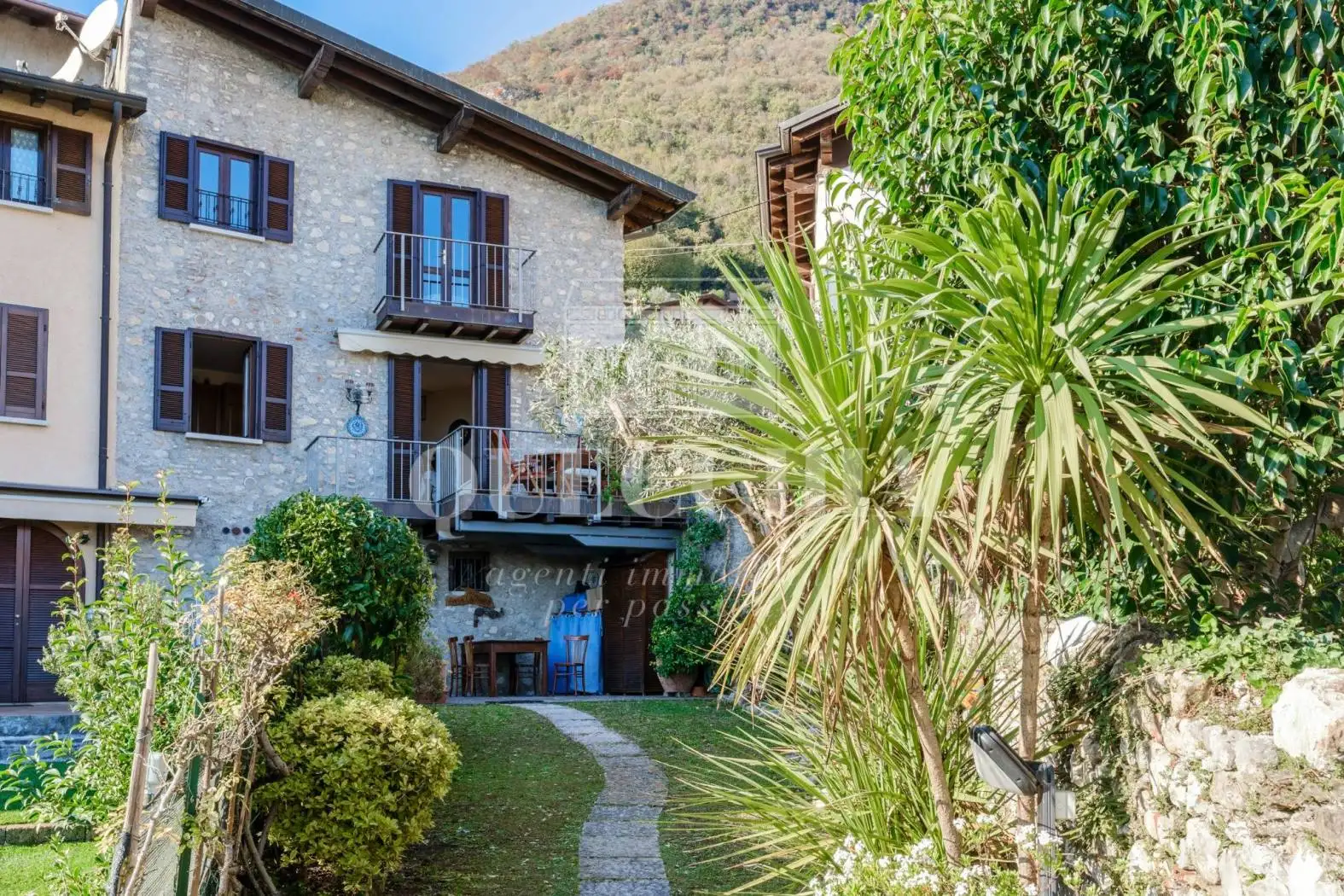 Casa indipendente in vendita a Gardone Riviera