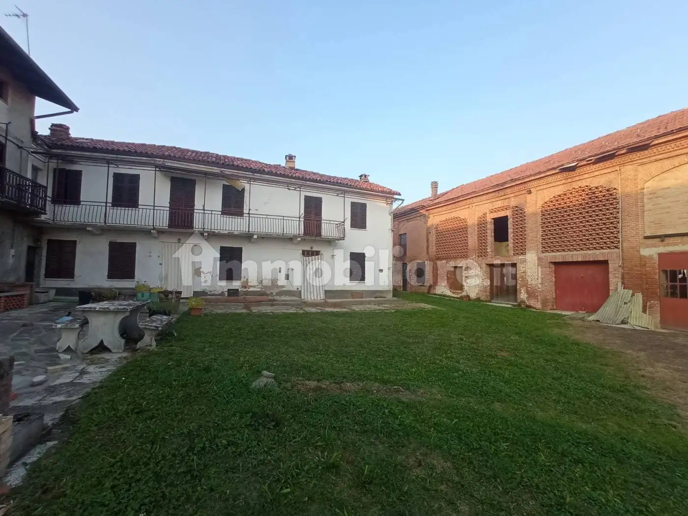 Rustico - Casale in vendita a Portacomaro