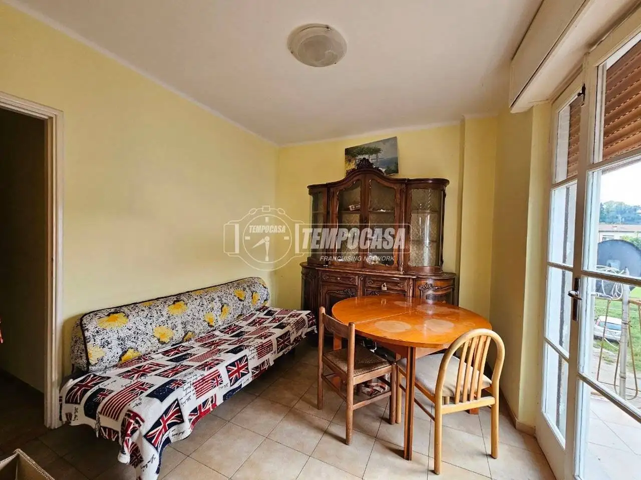 Appartamento in vendita a Capiago Intimiano