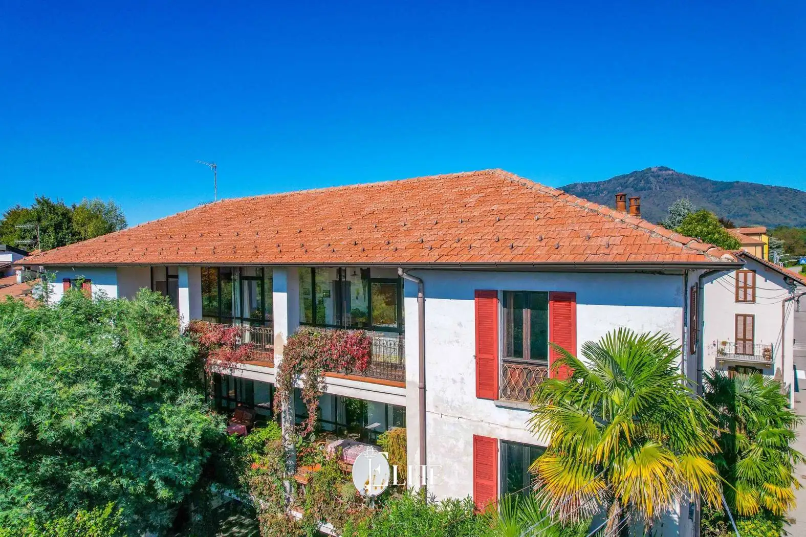 Villa in vendita a Cocquio-Trevisago