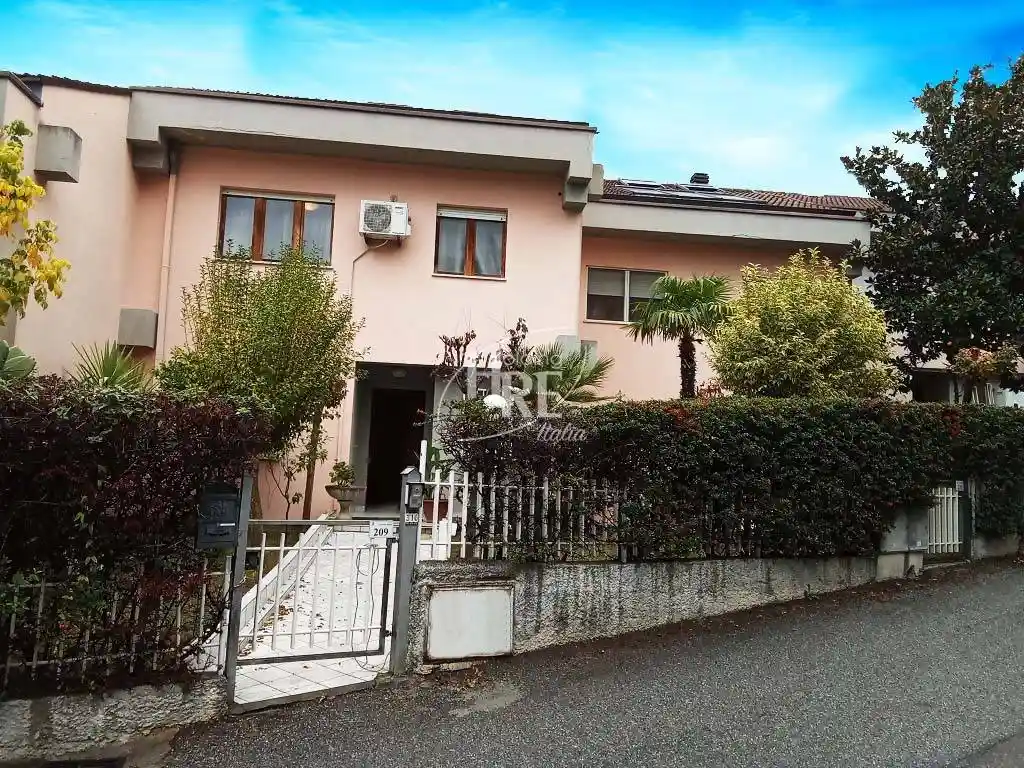 Villetta a schiera - foto 2