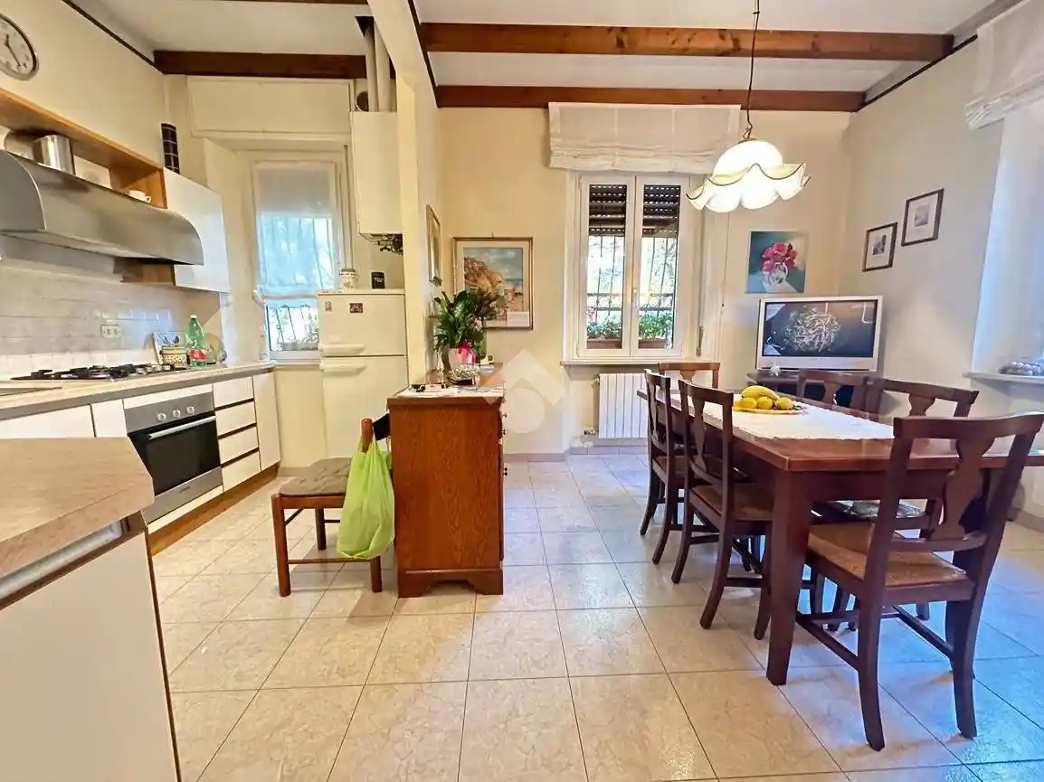 Trilocale piazza della Vittoria 1, Parona, Verona - foto 2