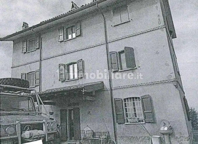 Casa indipendente in asta a Costa de' Nobili