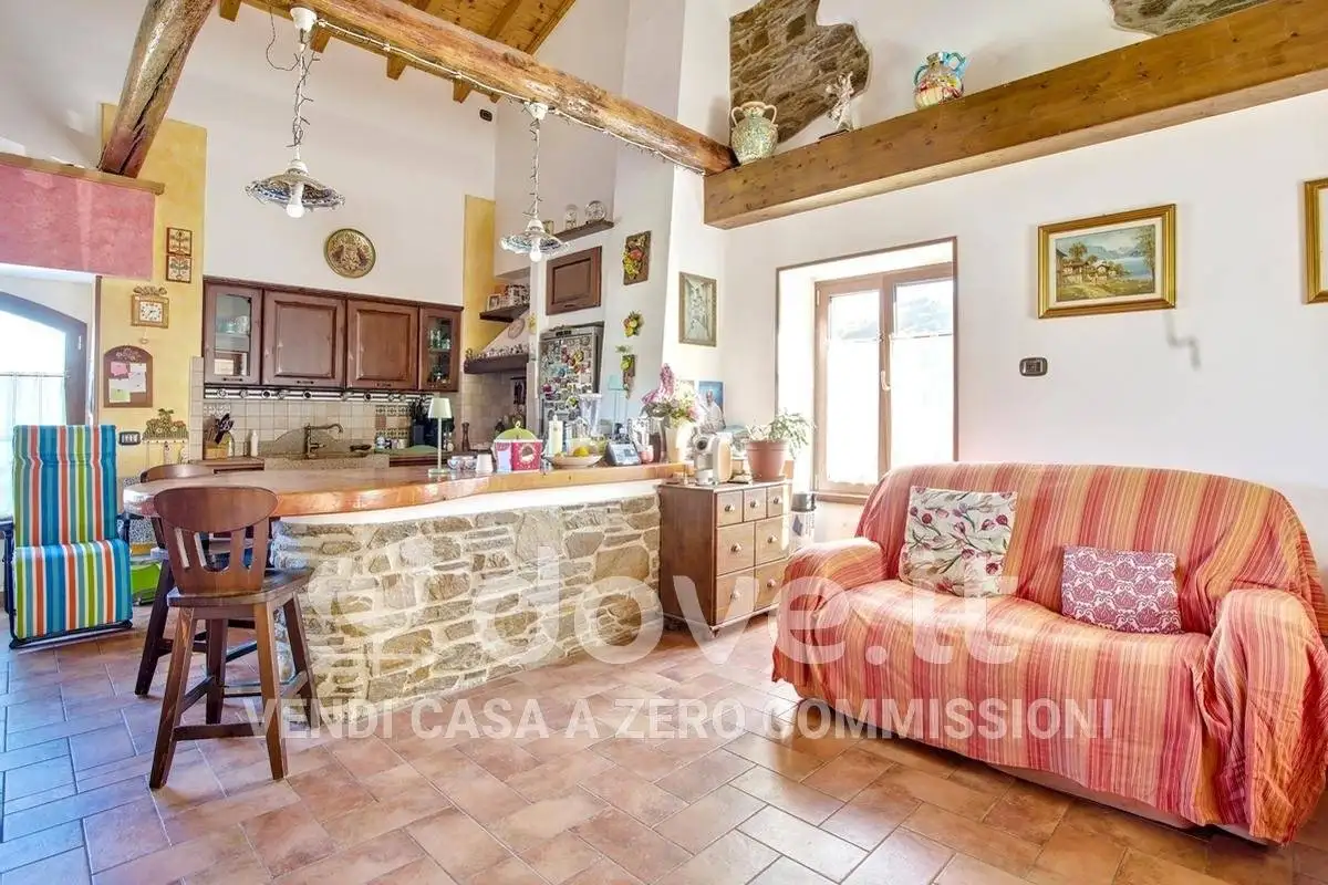 Villa unifamiliare via Giorgetti 29, Centro, Brissago-Valtravaglia - foto 2