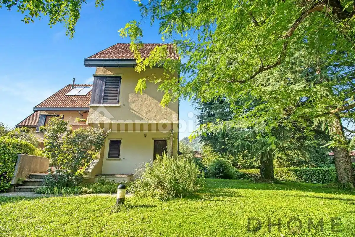 Villa in vendita a Galbiate