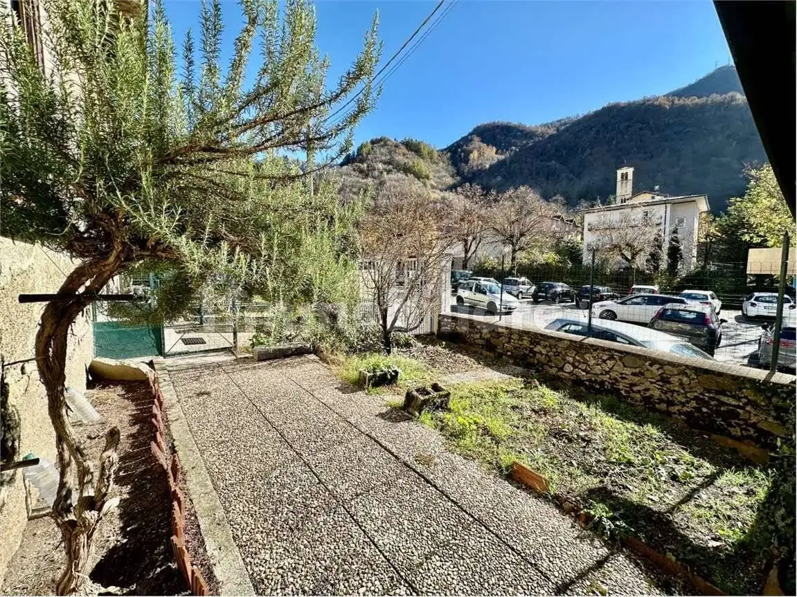 Appartamento in vendita a Introbio