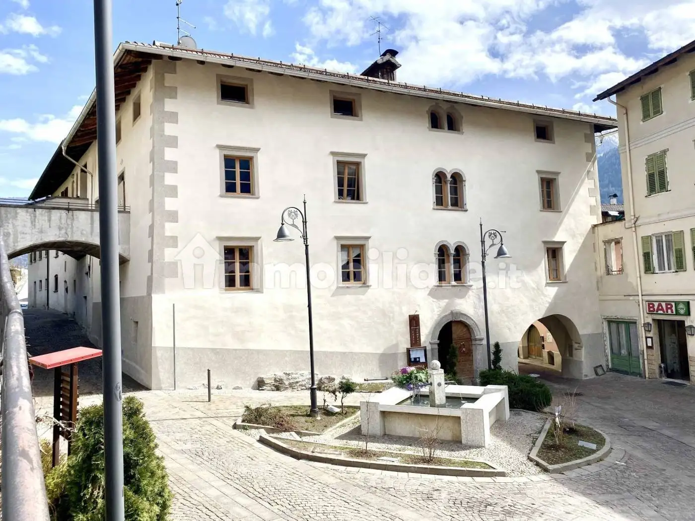 Palazzo - Edificio in vendita a Malè