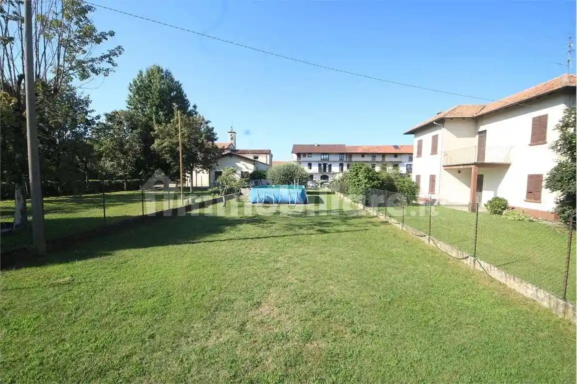 Rustico - Casale in vendita a Oleggio