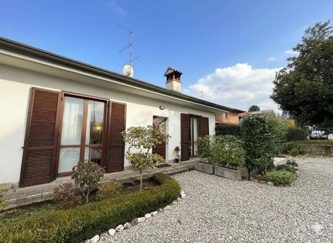 Villa in vendita a Arosio