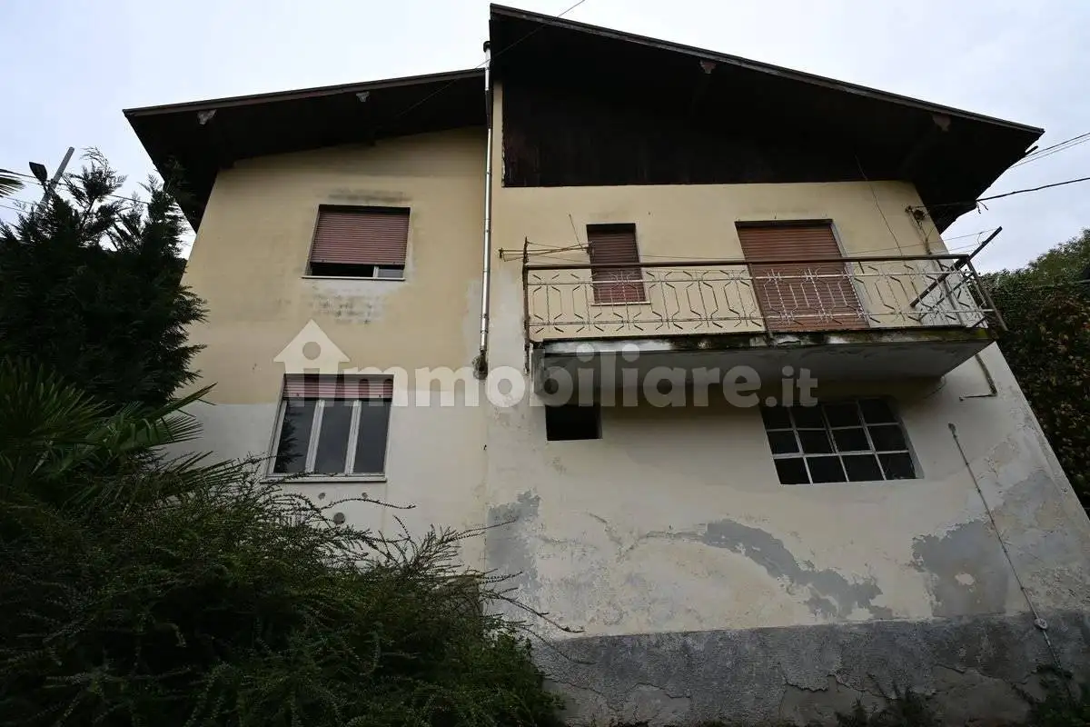 Casa indipendente in vendita a Casale Corte Cerro