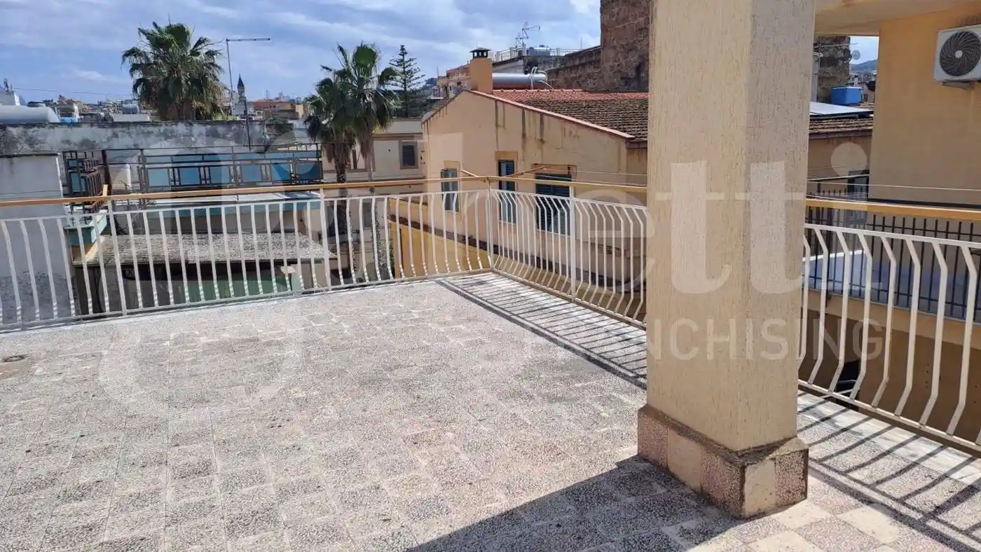 Palazzo - Edificio in vendita a Bagheria