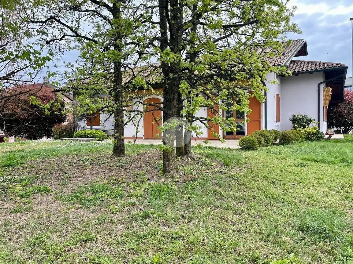 Villa in vendita a Torbole Casaglia