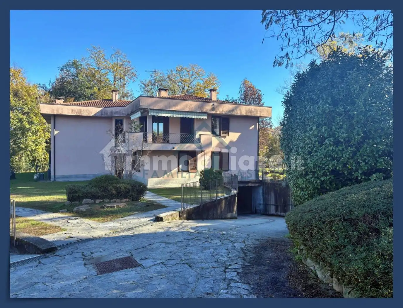 Appartamento in vendita a Azzate