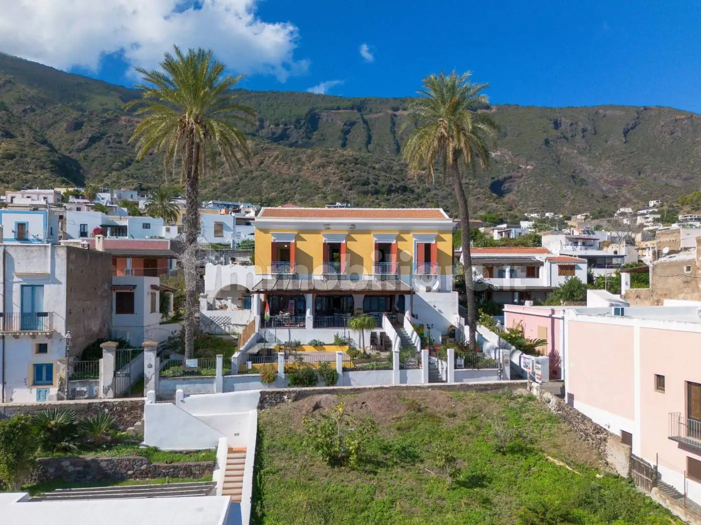 Villa in vendita a Santa Marina Salina