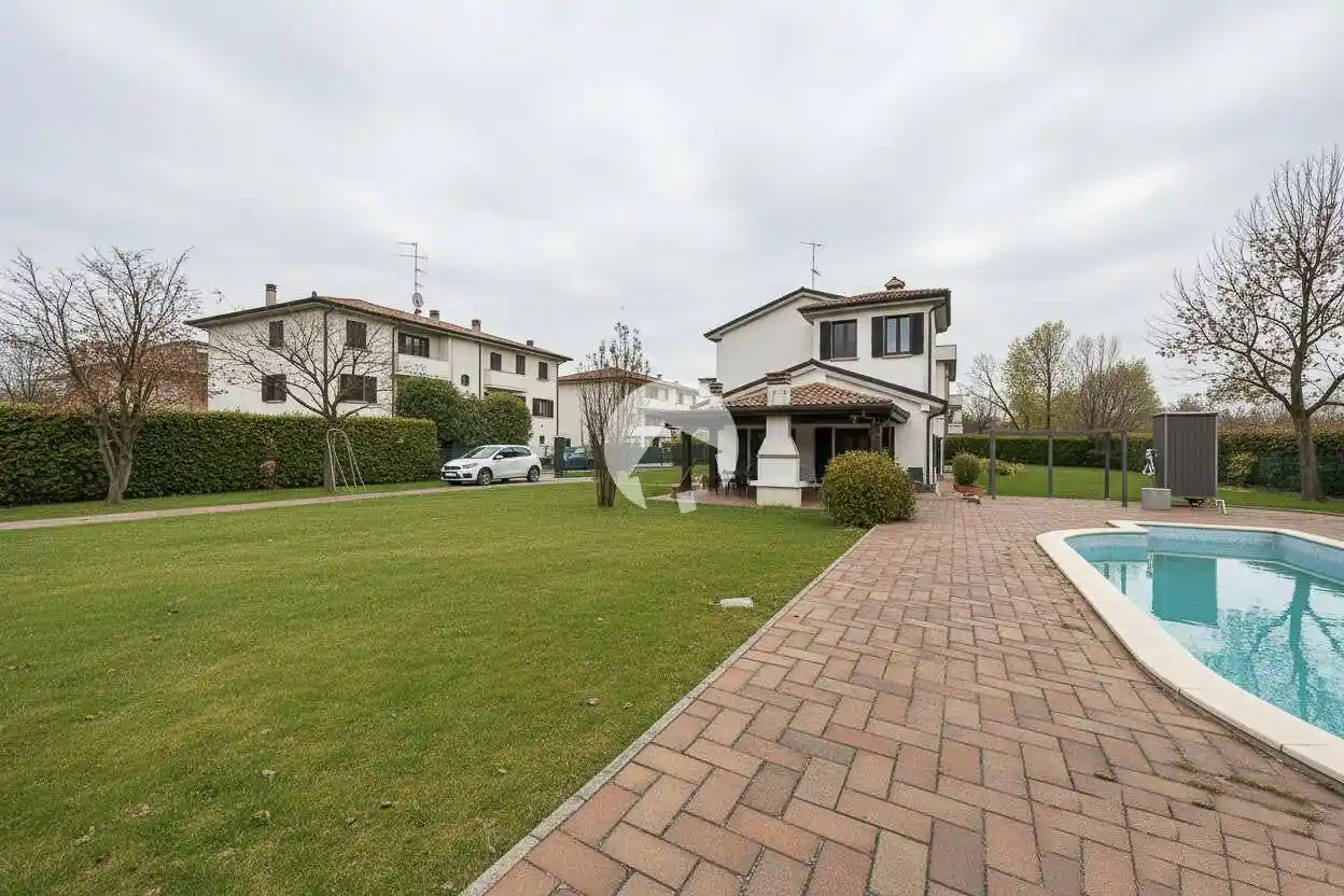 Villa in vendita a Cadelbosco di Sopra