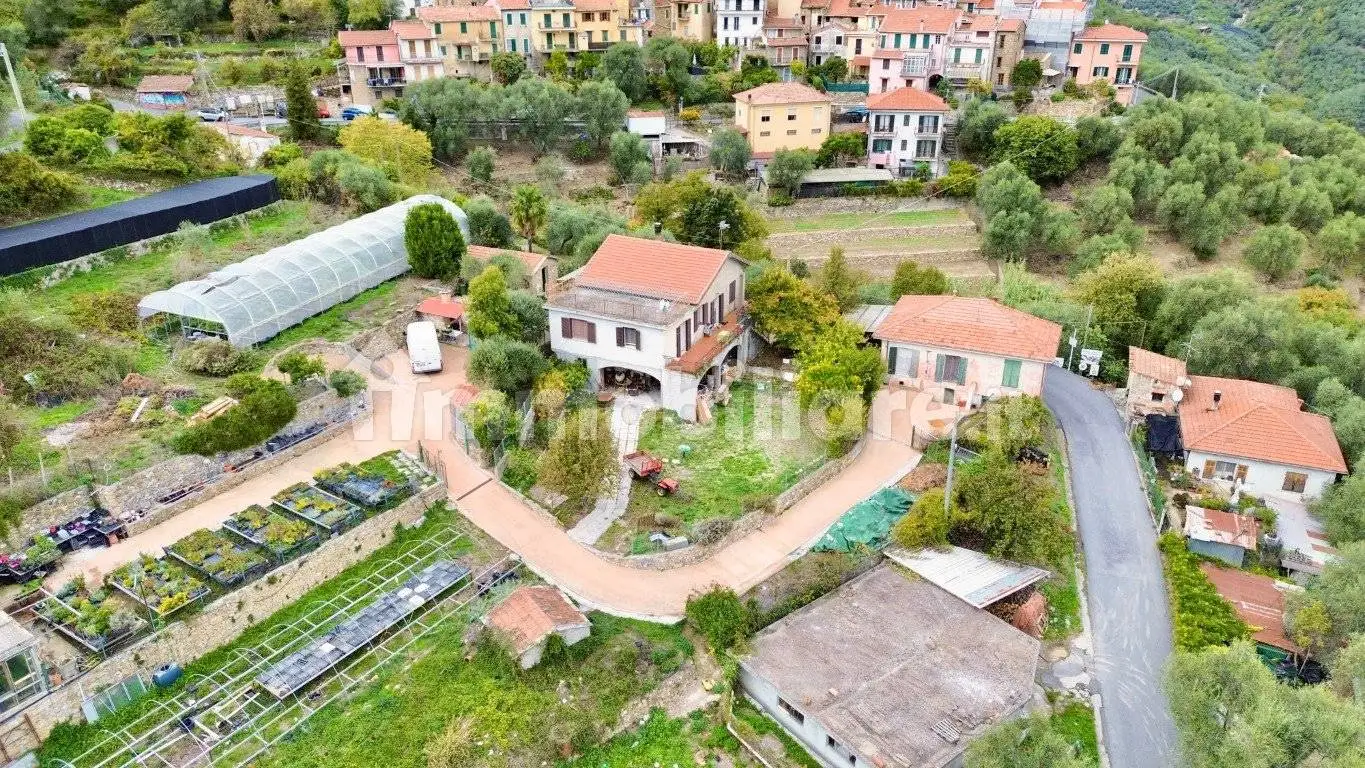 Villa in vendita a Pietrabruna