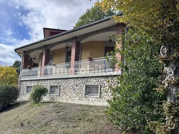 Villa in vendita a Monte San Pietro