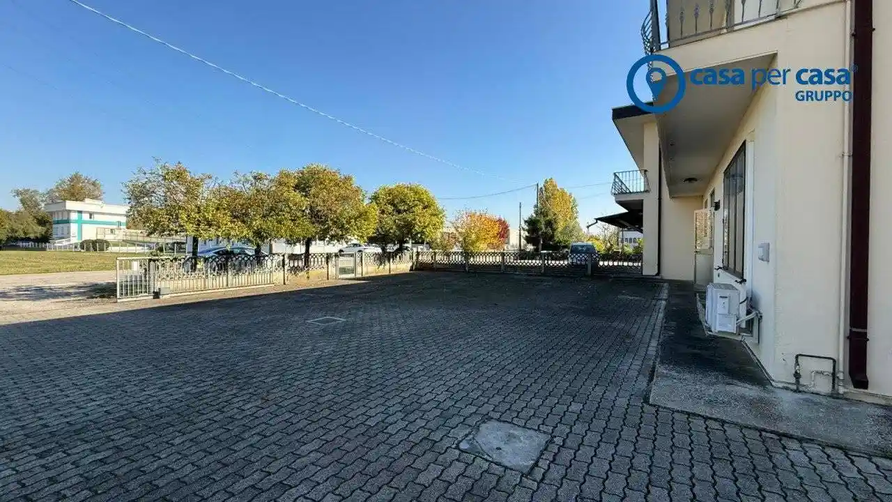 Villa bifamiliare via Martiri di Belfiore 120A, Rovigo Est, Rovigo - foto 2