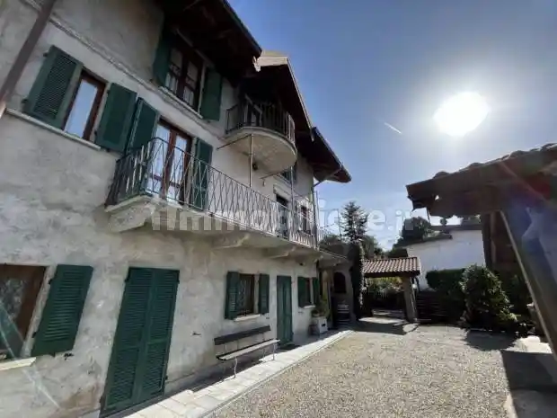 Villa in vendita a Arona