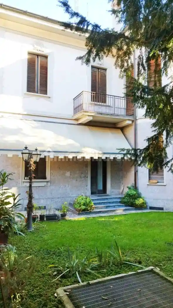 Villa unifamiliare, buono stato, 678 m², Grazie Vecchie - Boschetti Reali, Monza - foto 4