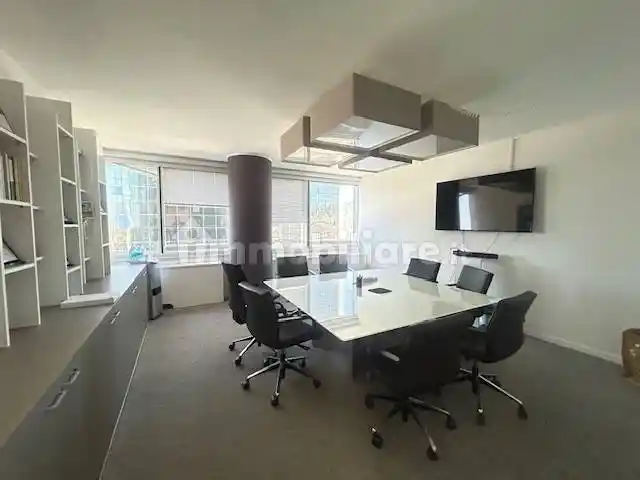 Palazzo - Edificio in Affitto - foto 4