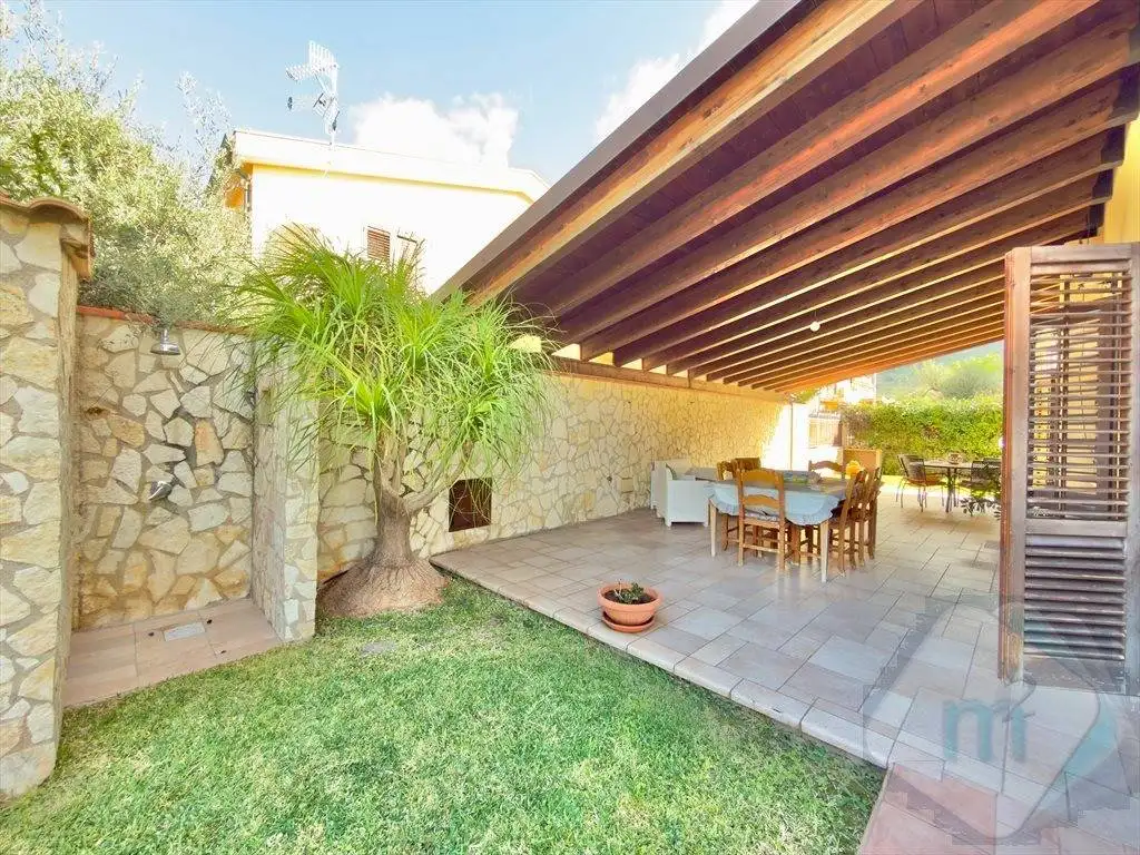 Villa in vendita a Isola delle Femmine