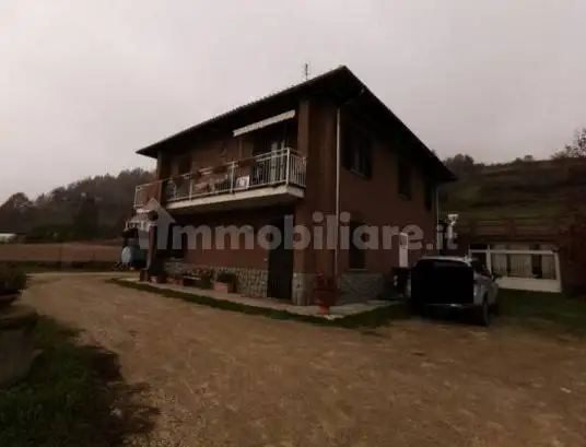Villa in asta a Asti