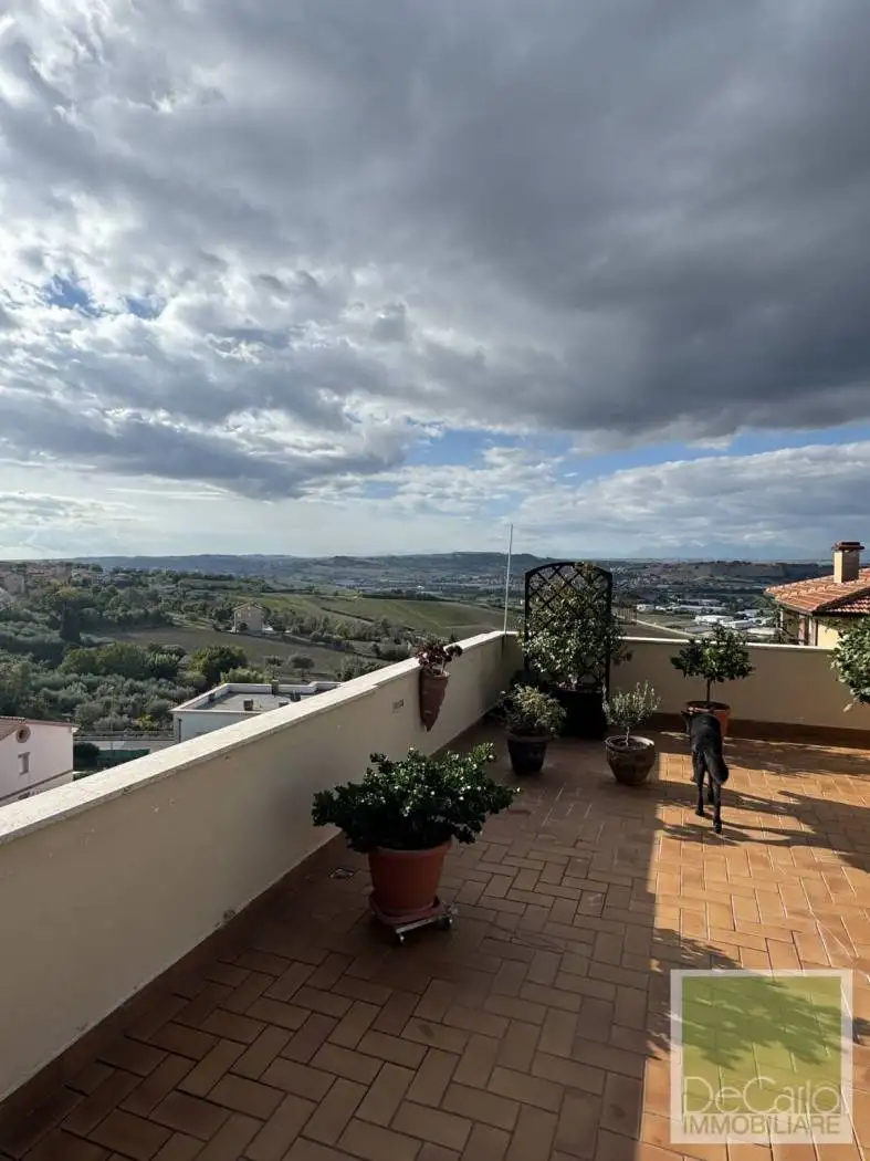 Mansarda ottimo stato, 136 m², Centro, Camerano - foto 3