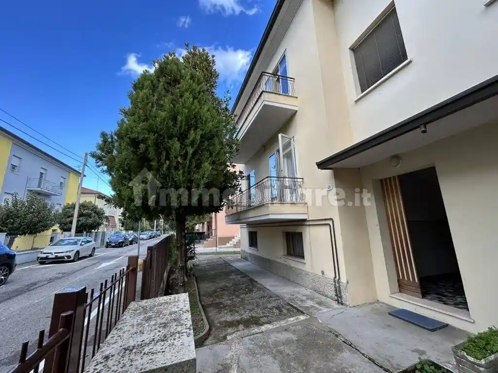 Villa bifamiliare via Vincenzo Cattani, Cappuccini, Montericco, Imola - foto 2