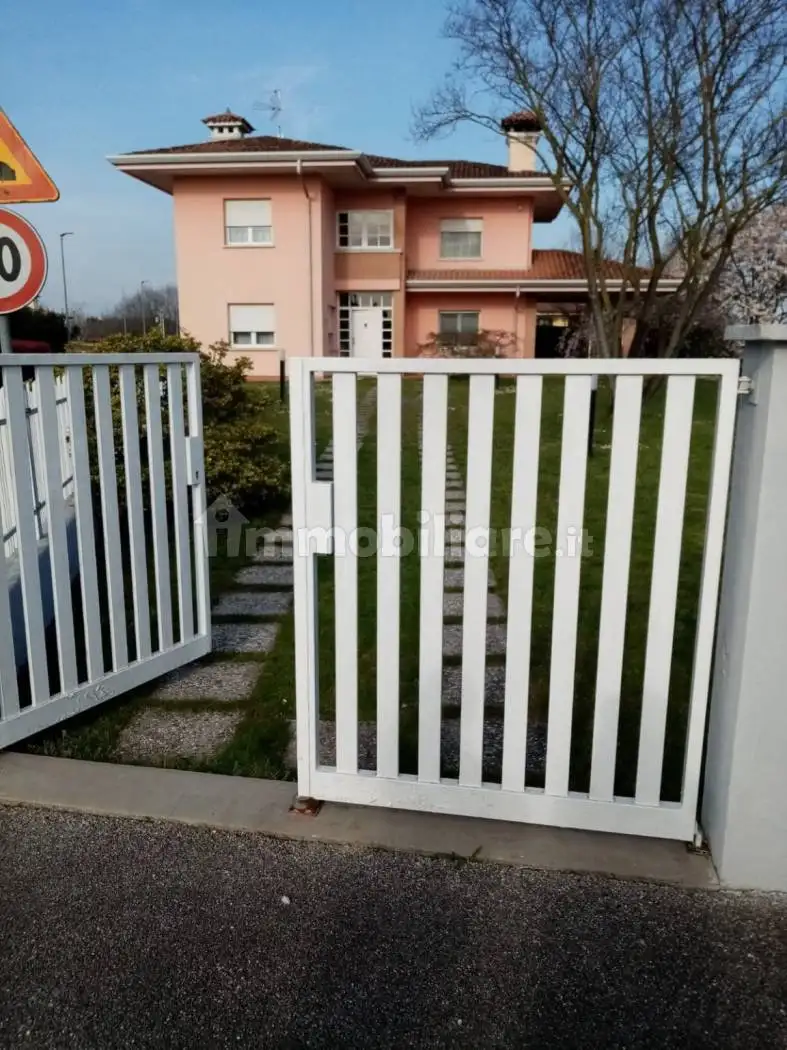 Villa in vendita a Gonars