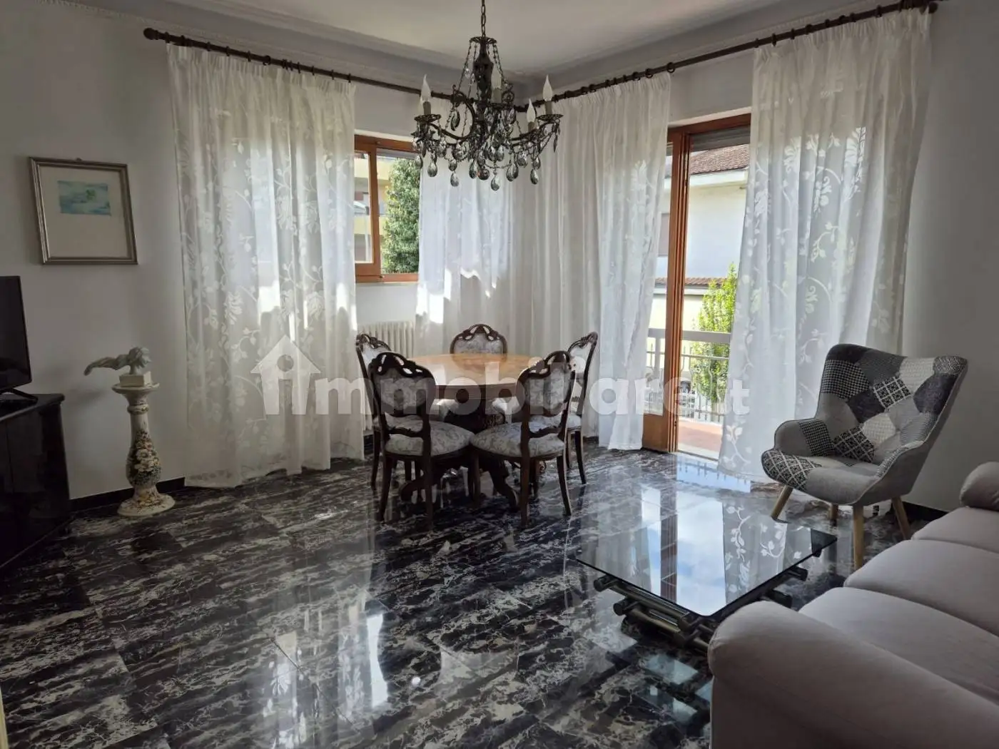 Villa in affitto a Carrara