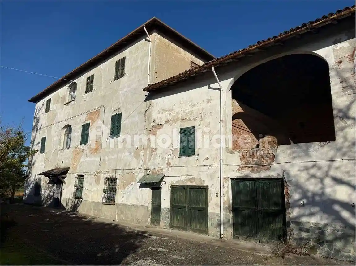 Rustico - Casale in vendita a Novi Ligure