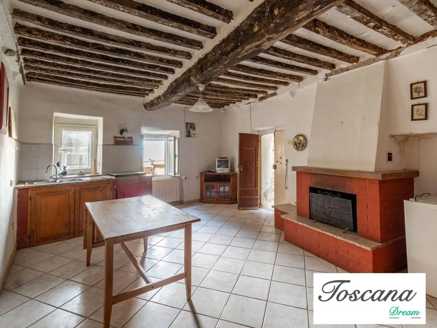 Trilocale via Martiri Indipendenza 35, Centro, Castelnuovo di Val di Cecina - foto 3