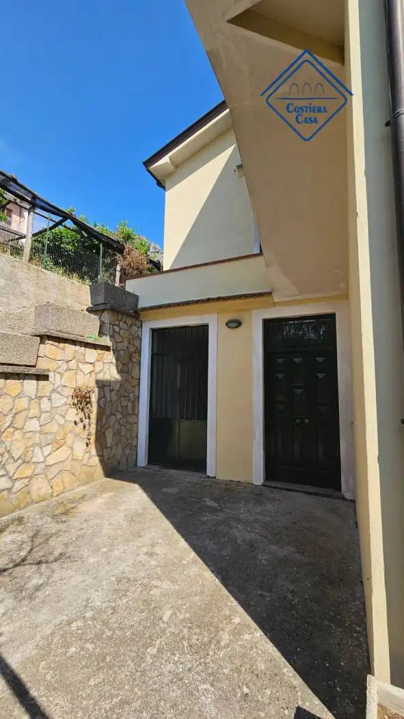 Appartamento in vendita a Tramonti