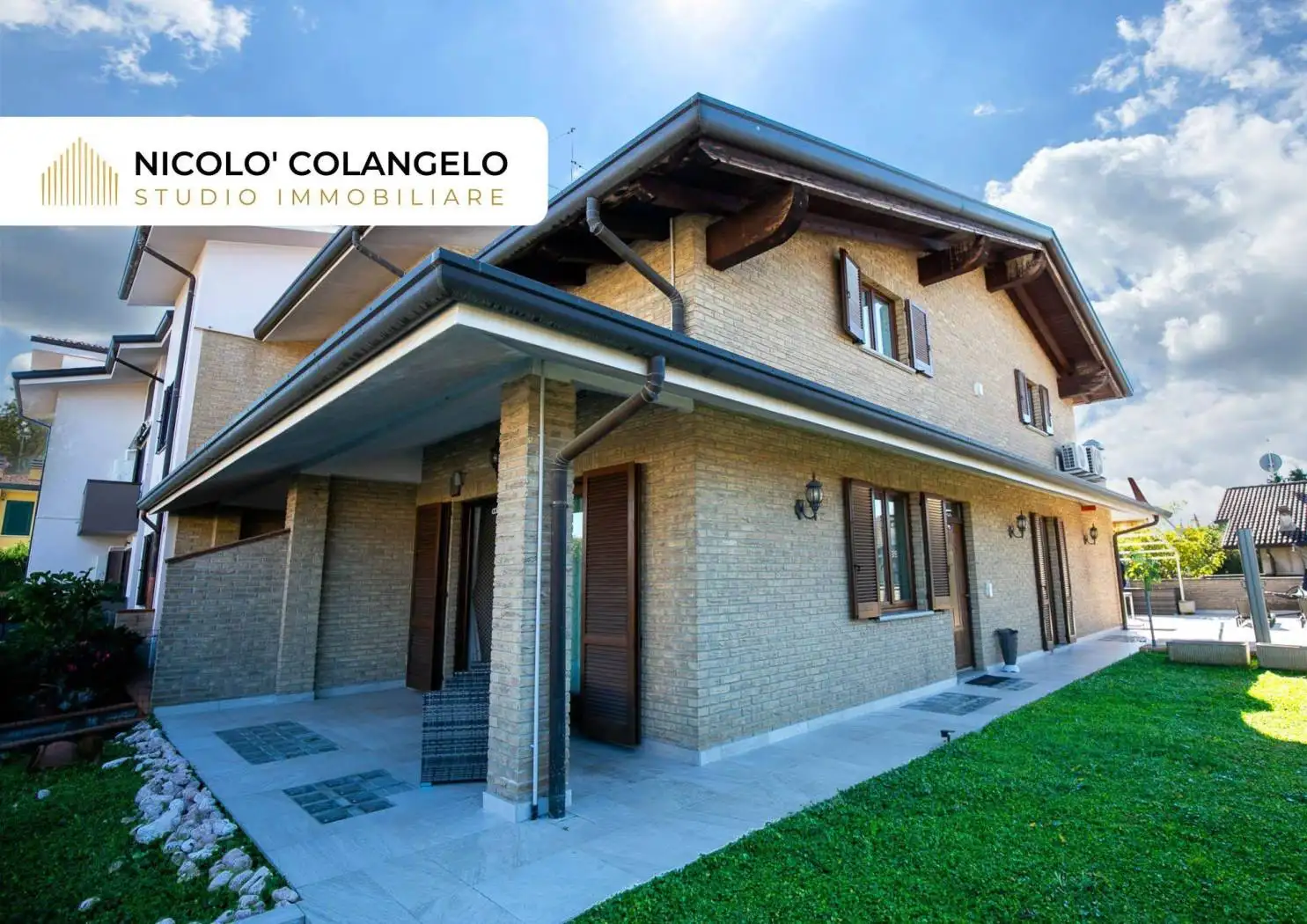 Villa in vendita a Lazzate