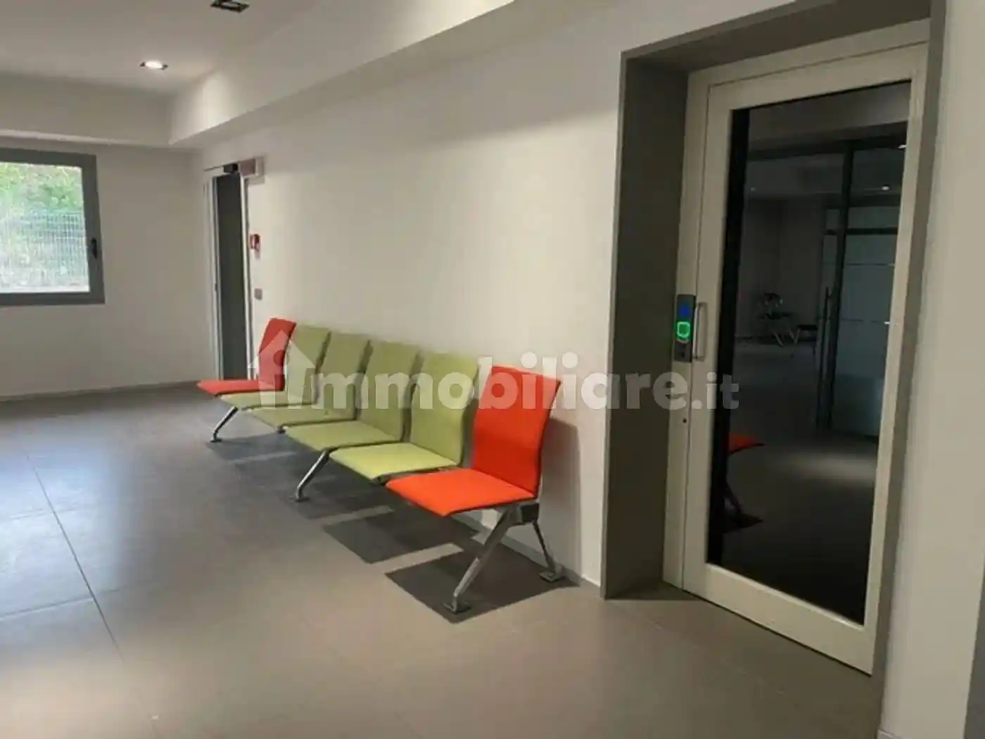 Palazzo - Edificio in Affitto - foto 2