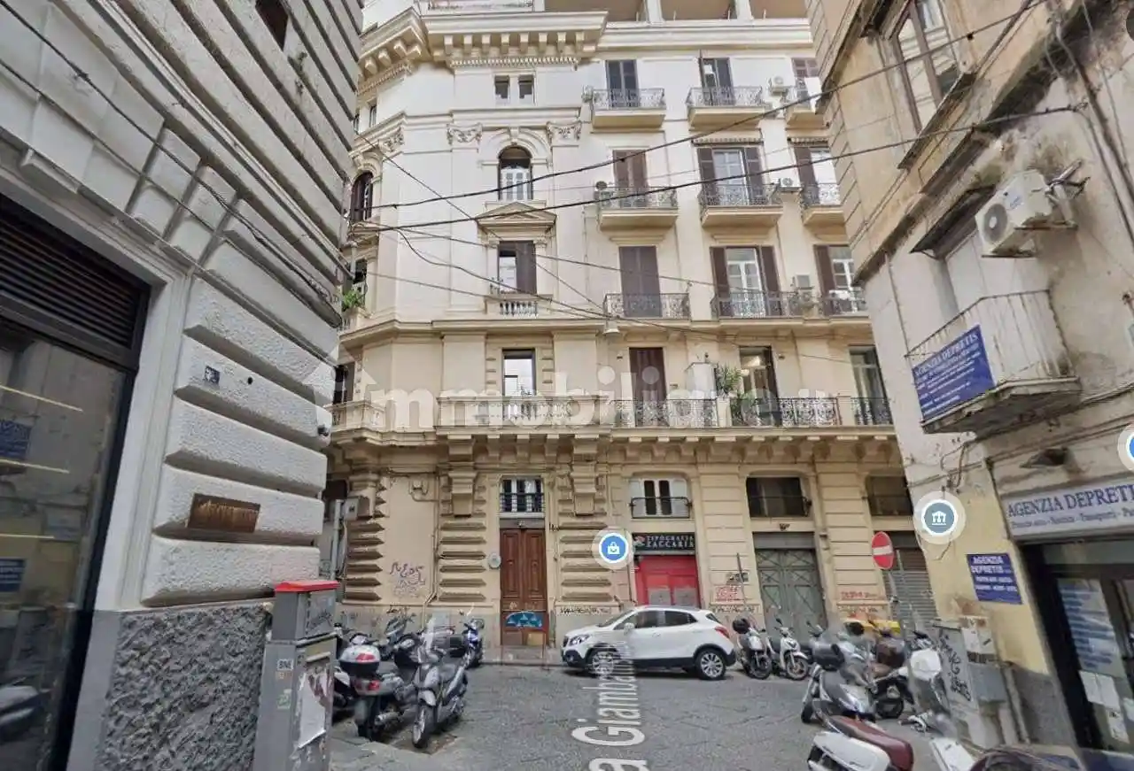 Quadrilocale via LOGGIA DEI PISANI, Porto - Municipio, Napoli - foto 3