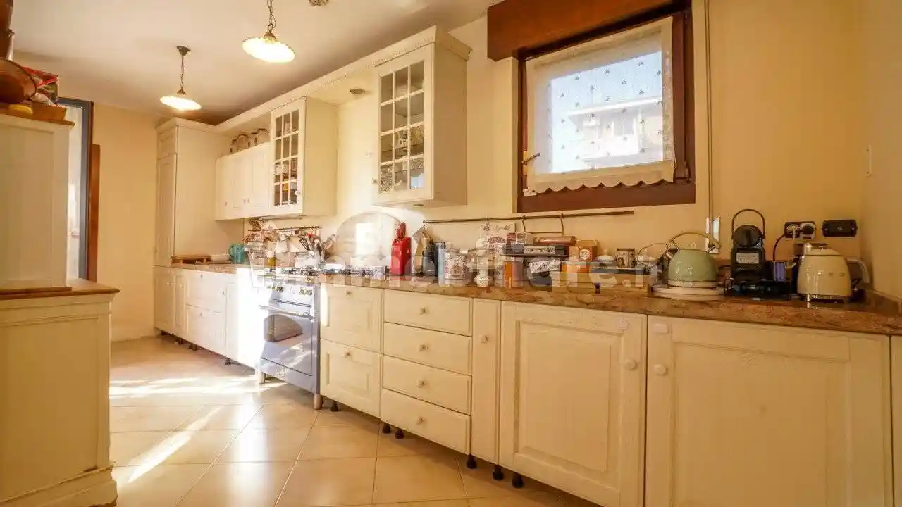 Terratetto unifamiliare 300 m², ottimo stato, Pindemonte, Verona - foto 4