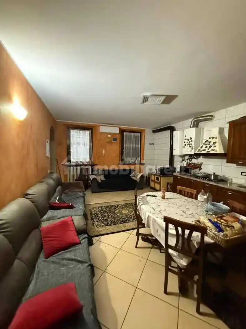 Cascina Cascina Villa Corbani, Azzanello - foto 4