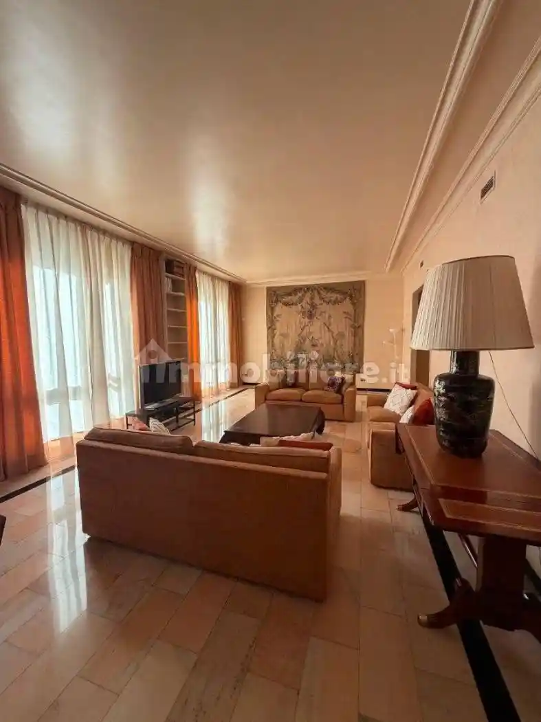 Quadrilocale via Anselmo Ronchetti 14, San Babila, Milano - foto 2