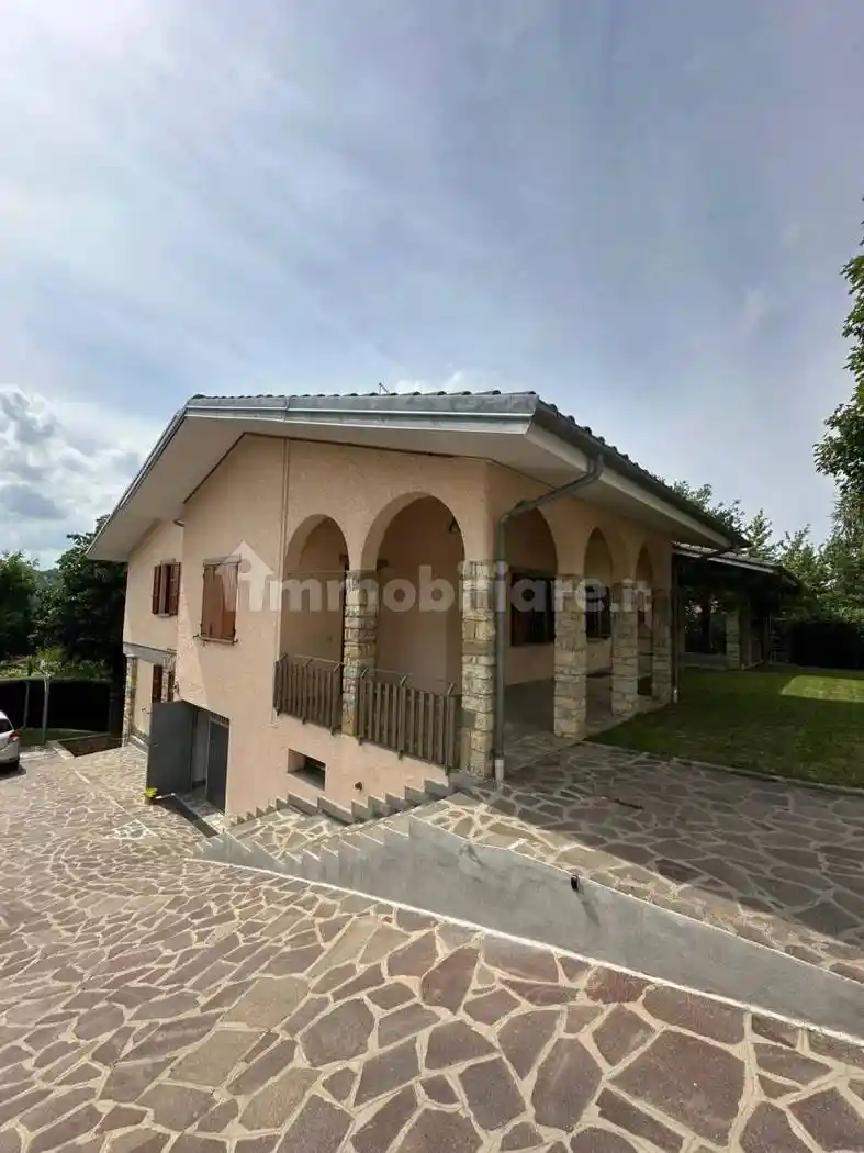 Villa in vendita a Serramazzoni