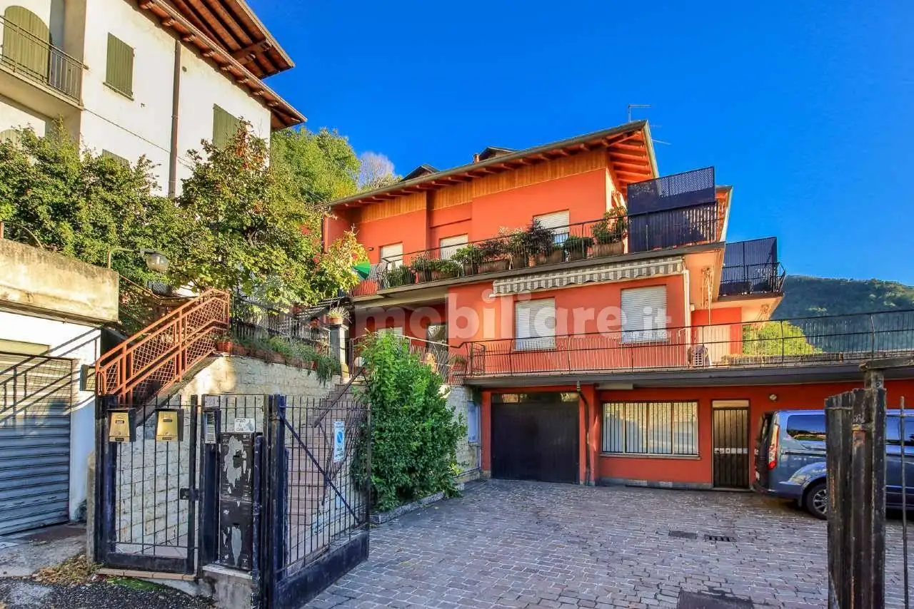 Appartamento in vendita a Almenno San Salvatore