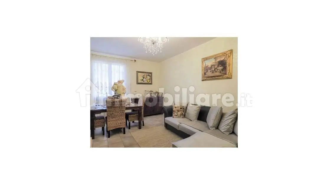 Appartamento in vendita a Follo