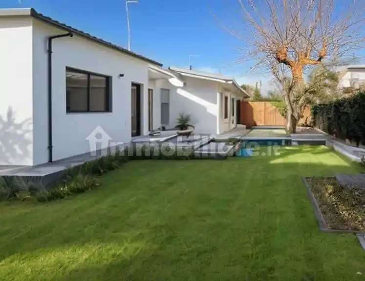 Villa in vendita a Forte dei Marmi