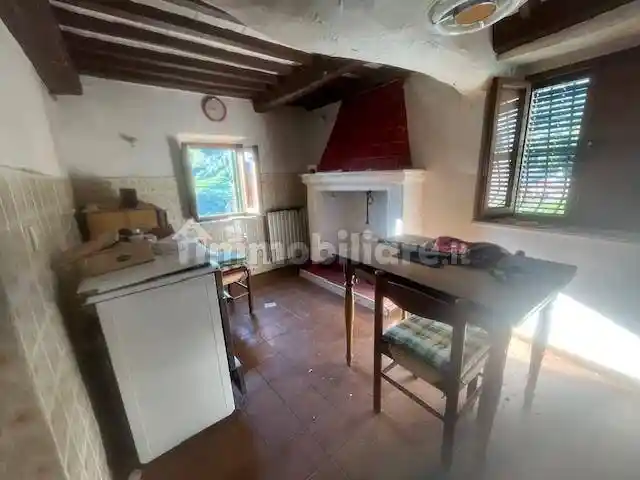 Terratetto unifamiliare 100 m², da ristrutturare, Castelli, Pescia Nord, Pescia - foto 3