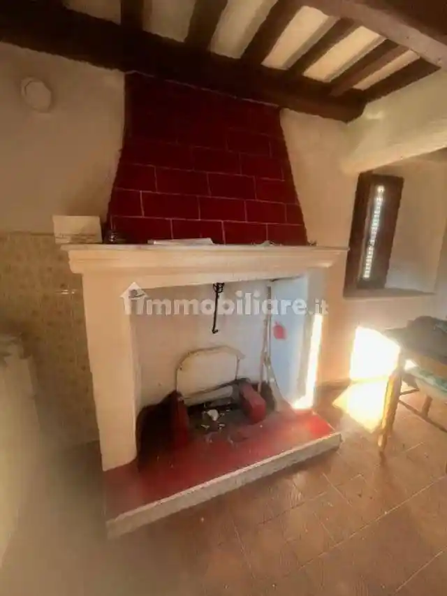 Terratetto unifamiliare 100 m², da ristrutturare, Castelli, Pescia Nord, Pescia - foto 4