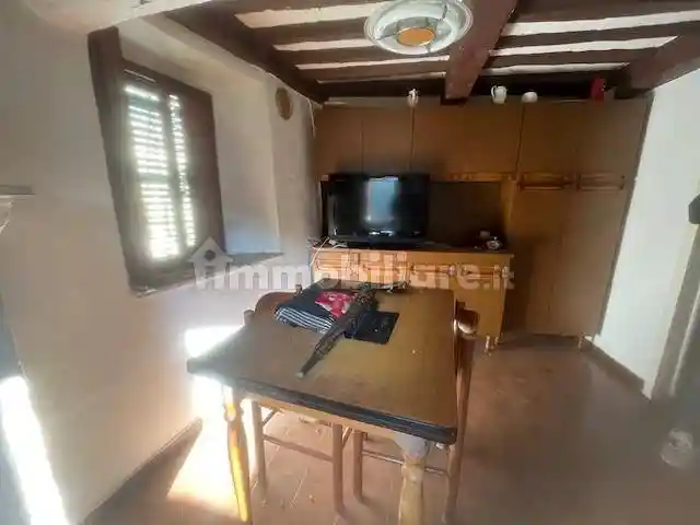 Terratetto unifamiliare 100 m², da ristrutturare, Castelli, Pescia Nord, Pescia - foto 5